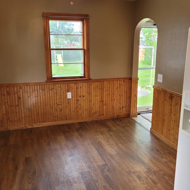 Foto del edificio - 1324 Cherry St