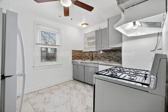 Building Photo - 8347 Eton Pl