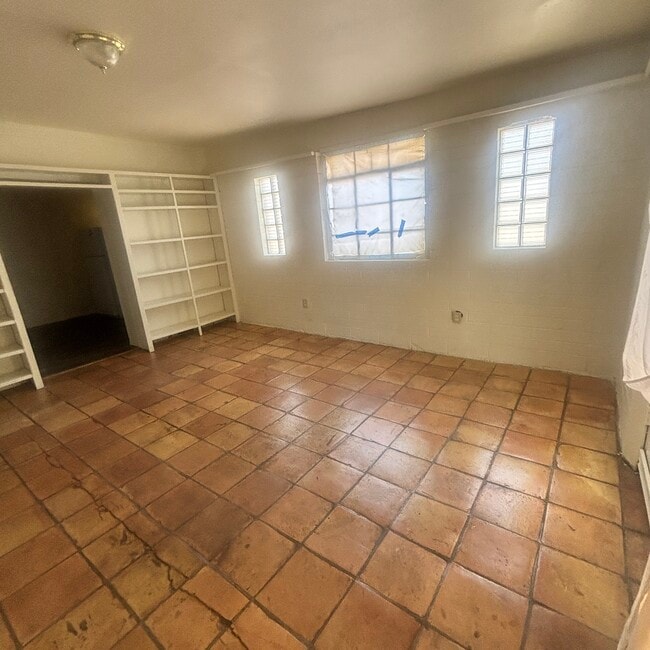 Living Room - 1409 S Mill Ave