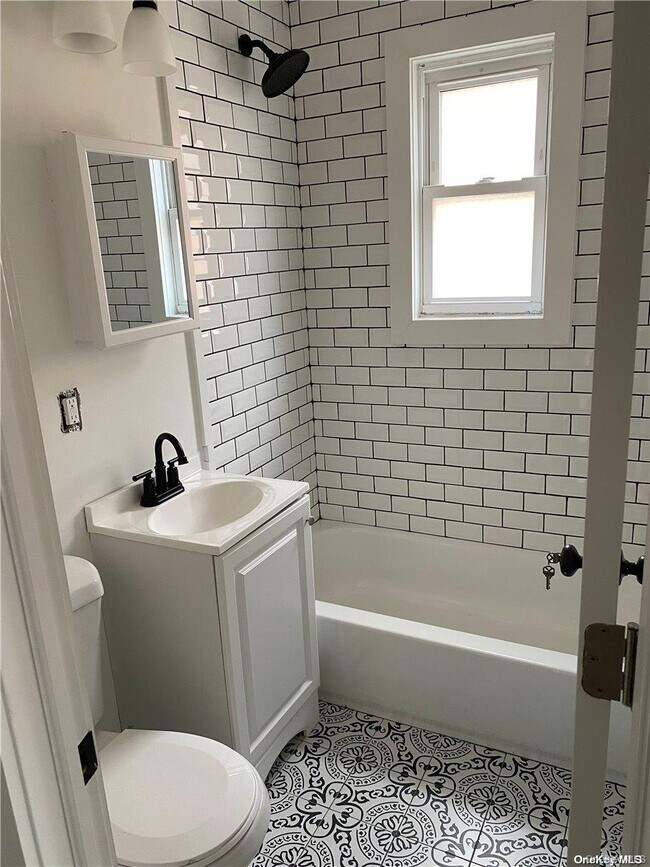 Foto del edificio - 122 E Fulton St