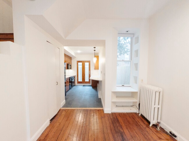 Foto del edificio - 1924 North St