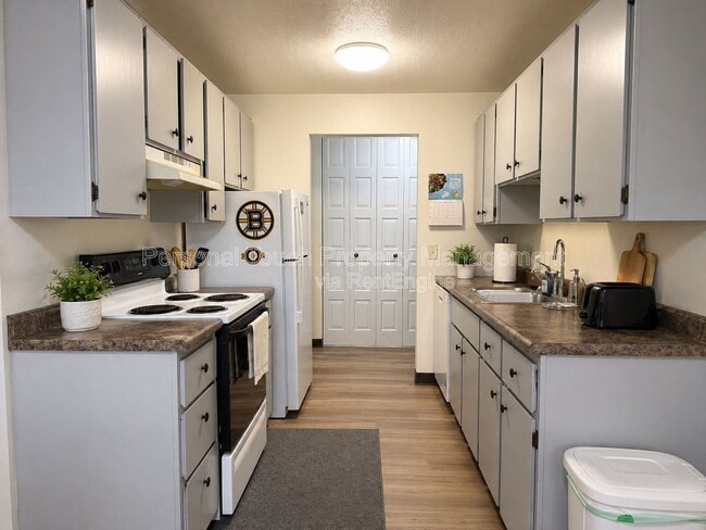 Interior Photo - Winnie Apartments