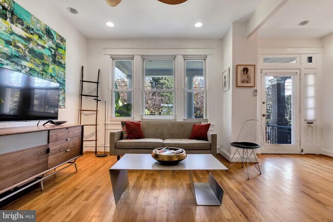 Foto del edificio - 4622 New Hampshire Ave NW