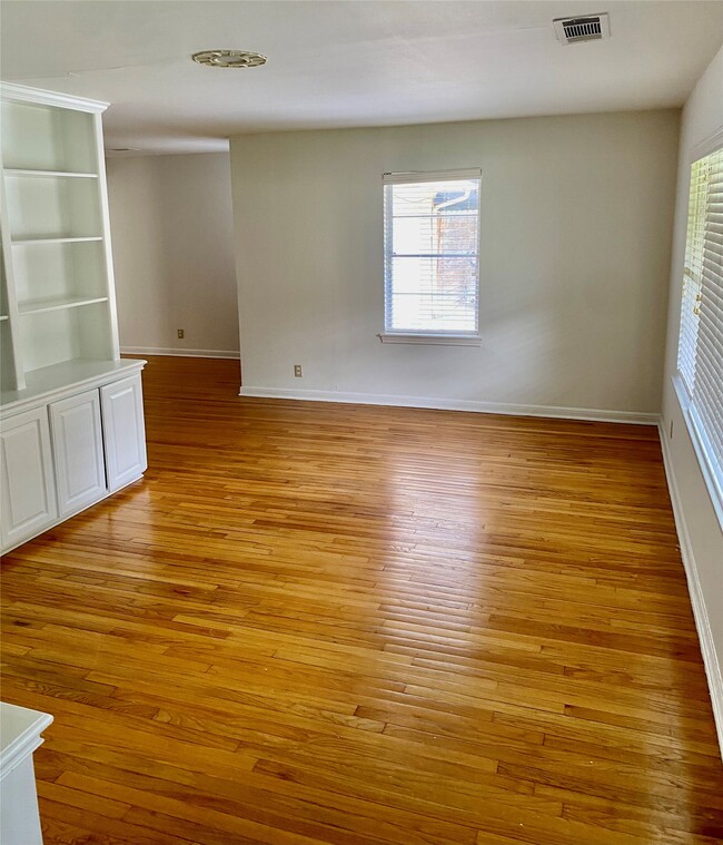 Building Photo - 8318 Greenbush St
