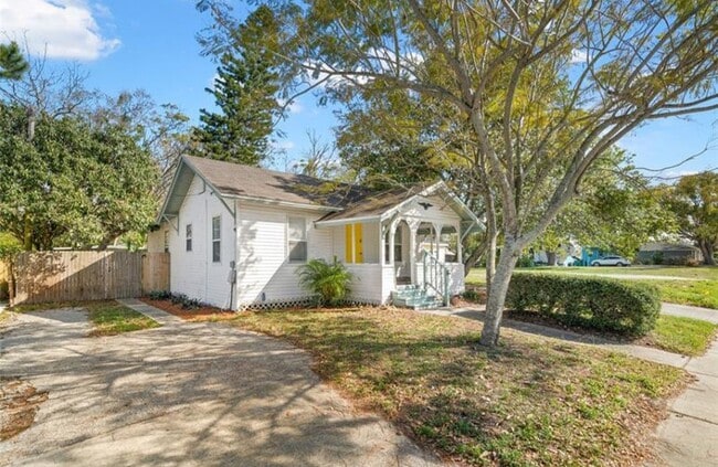 Building Photo - 1803 Douglas Ave