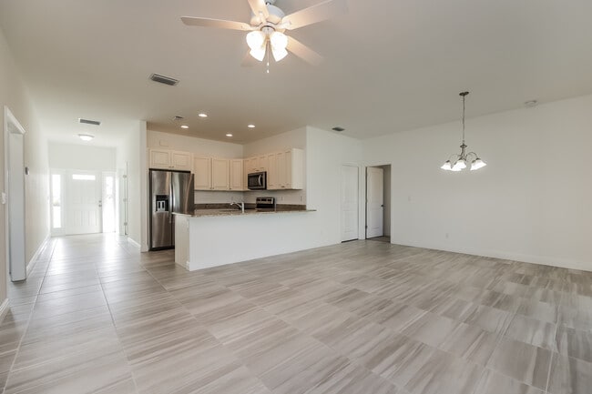 Foto del edificio - 2329 NW 36th Ave