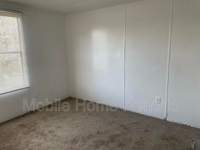Building Photo - 24 Red Fox Loop