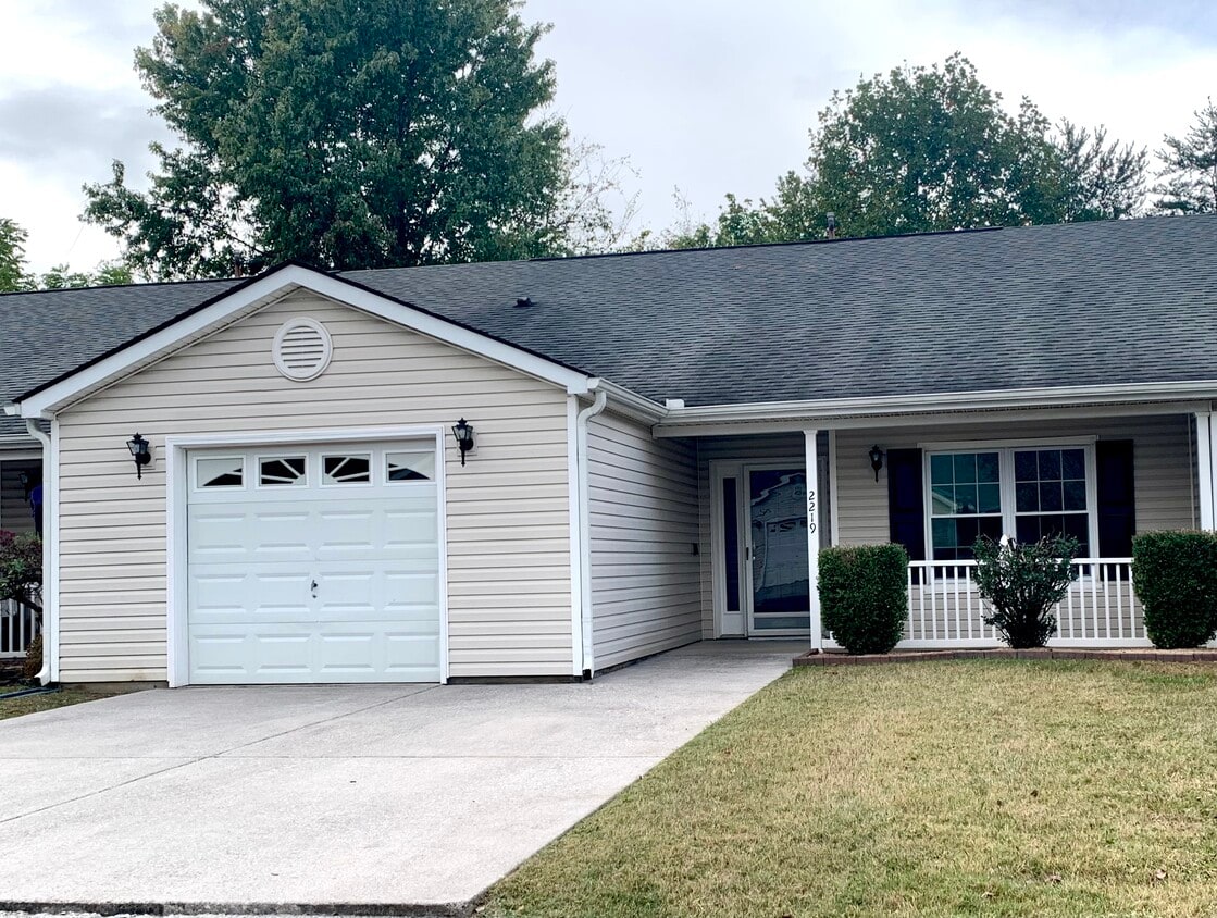 2219 Hickory Manor Way Unit 2219 Hickory Manor Way, Knoxville, TN 37931
