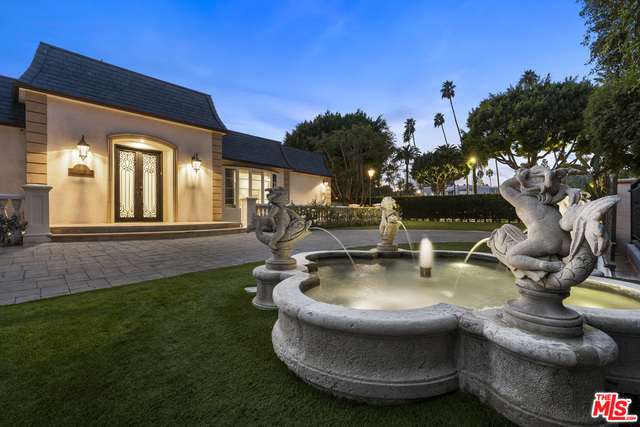 Foto del edificio - 809 N Rodeo Dr