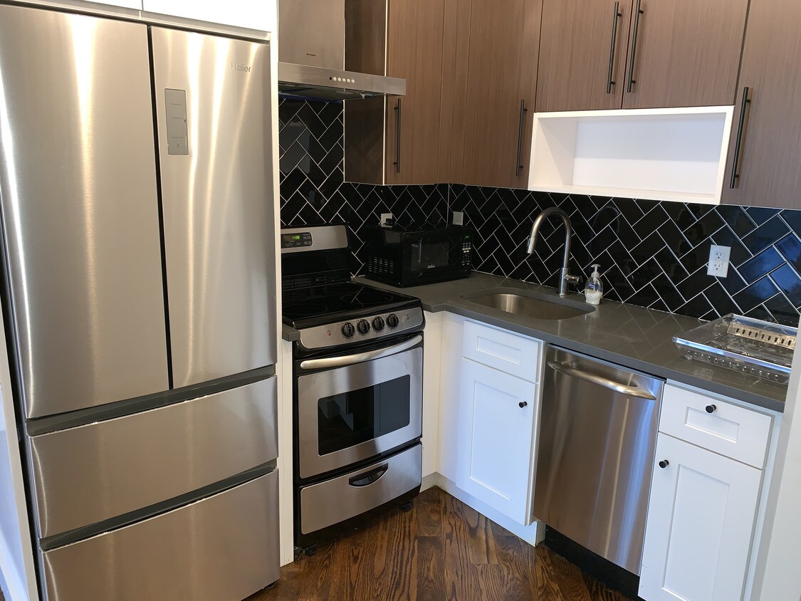 Primary Photo - 35 Claver Pl