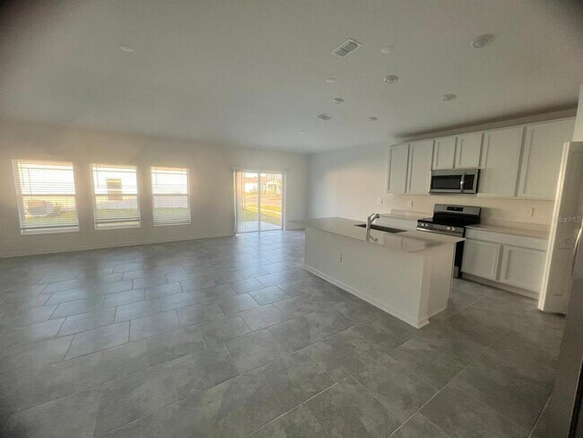Building Photo - 4964 Worchester Dr