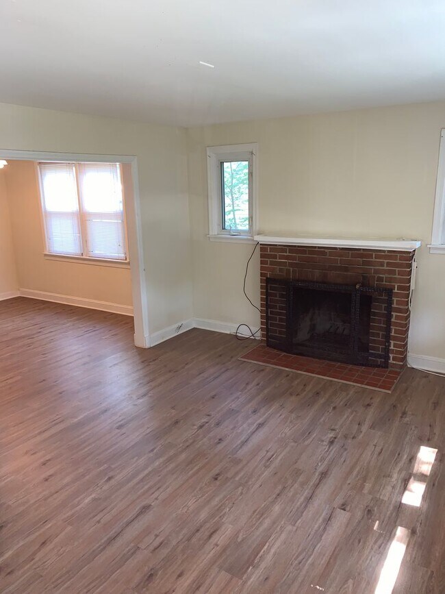 Building Photo - Timonium Single Family Cape Cod for Rent