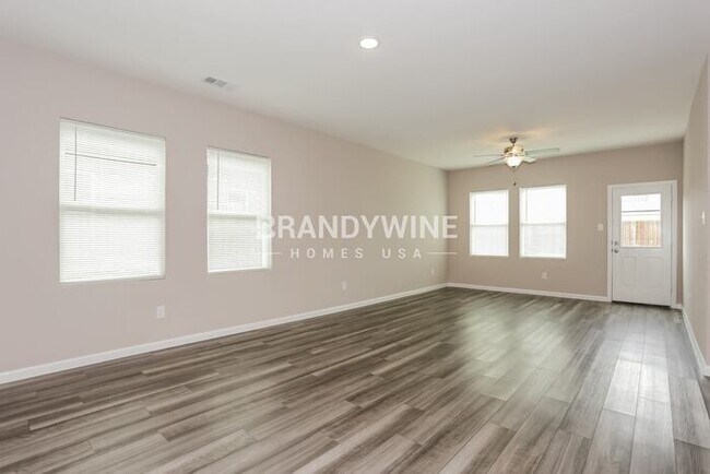 Building Photo - 1500 Ancer Wy