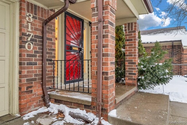 Foto del edificio - 3170 Woods Cir Dr