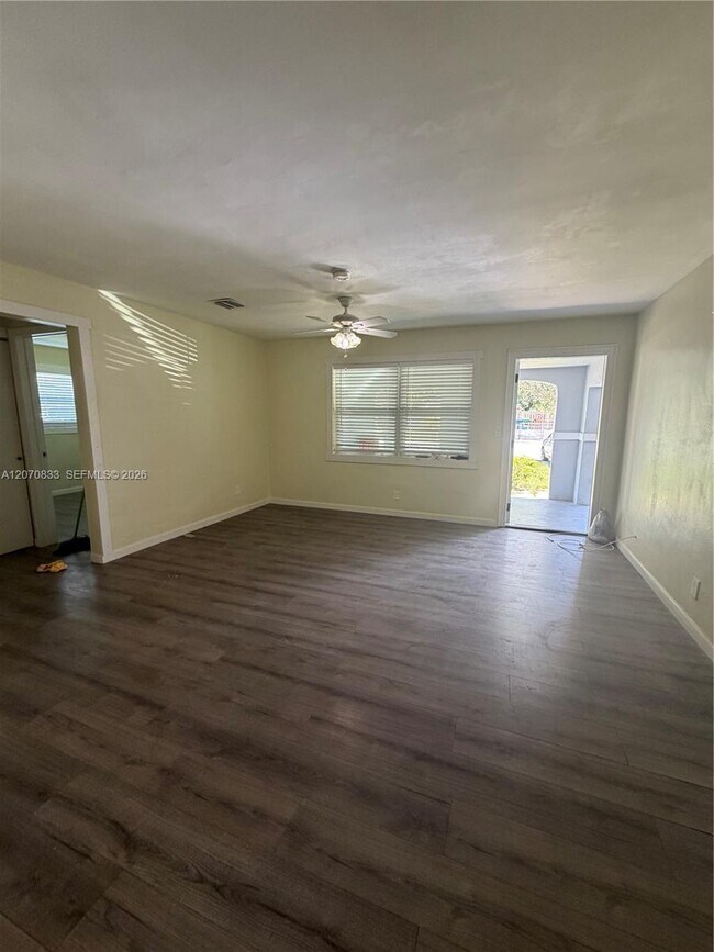 Foto del edificio - 3631 NW 9th St