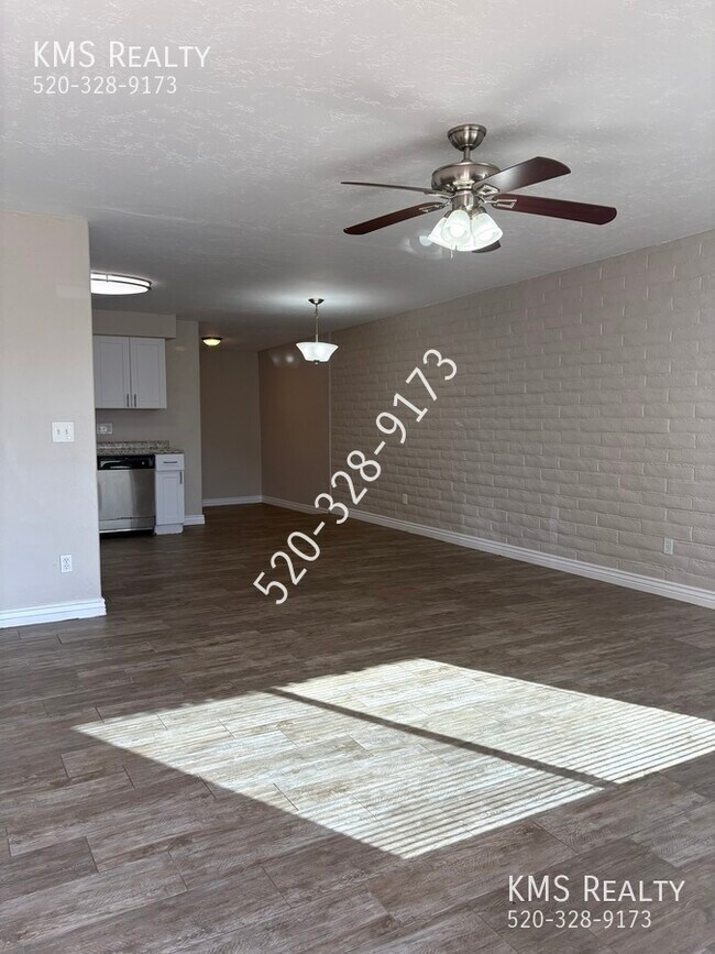 Foto del edificio - 6745 E Hawk Dr