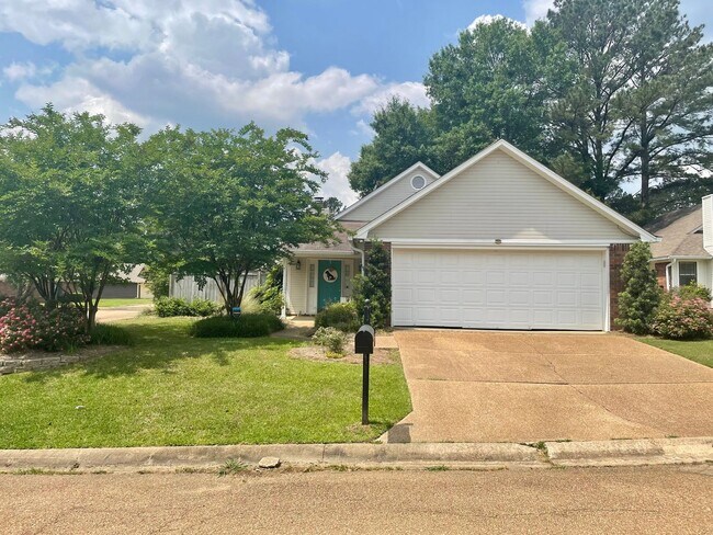 Foto del edificio - Charming 3/2 Home in Madison School Distri...