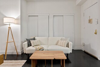 Building Photo - 420 Lexington Ave