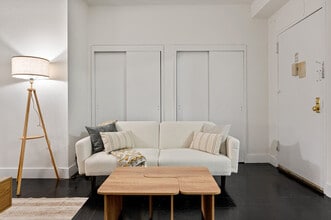 Building Photo - 420 Lexington Ave