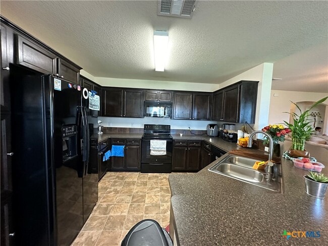 Building Photo - 4402 Colonel Dr