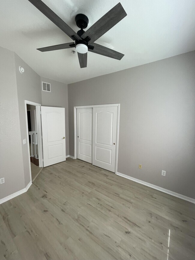 Building Photo - 9225 Belleza Way