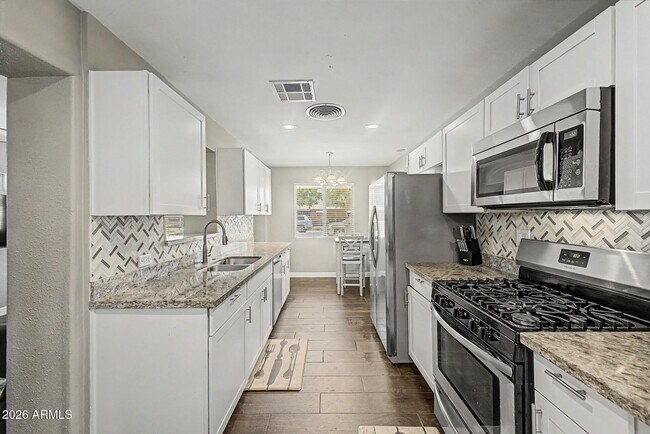Foto del edificio - 2344 W Mitchell Dr