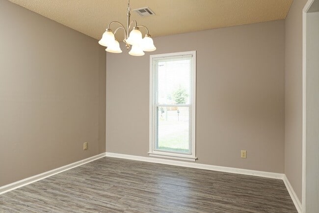 Building Photo - Charming Montgomery Home with 4 Bedrooms