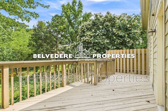 Foto del edificio - 18-B Park Village Ln