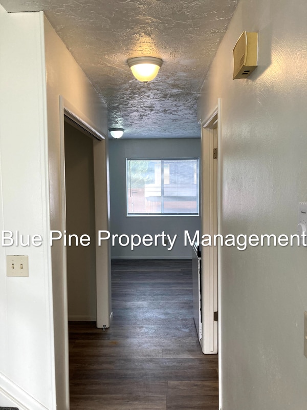 Building Photo - 335 E 15th St