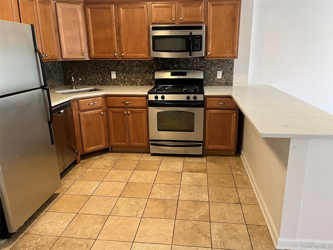 Foto del edificio - 107 Lincoln Ave