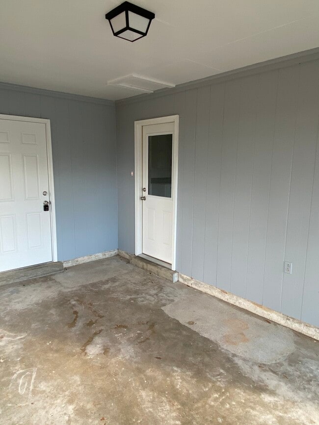 Building Photo - 108 Florence Dr