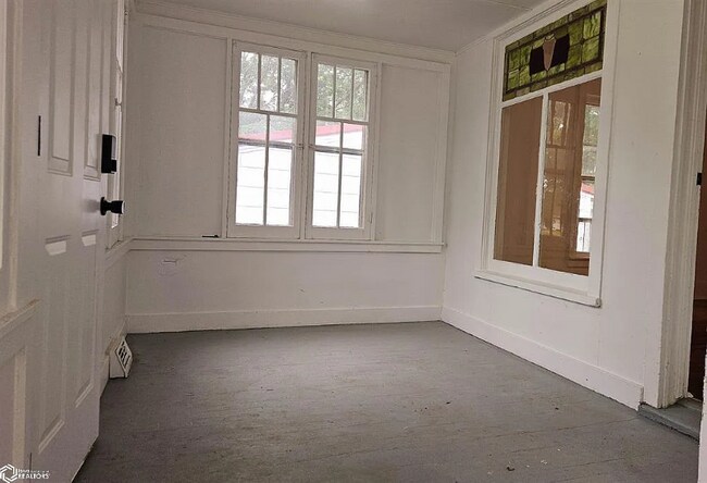 Foto del edificio - 107 E Vest St