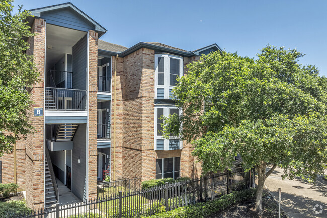 2255 Braeswood Park Dr - Alternate - Braeswood Park Condominiums