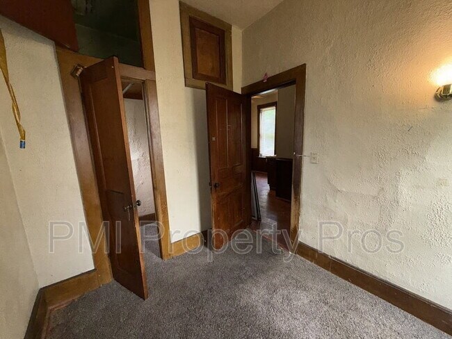 Building Photo - 2441 Dr. William Finlayson St