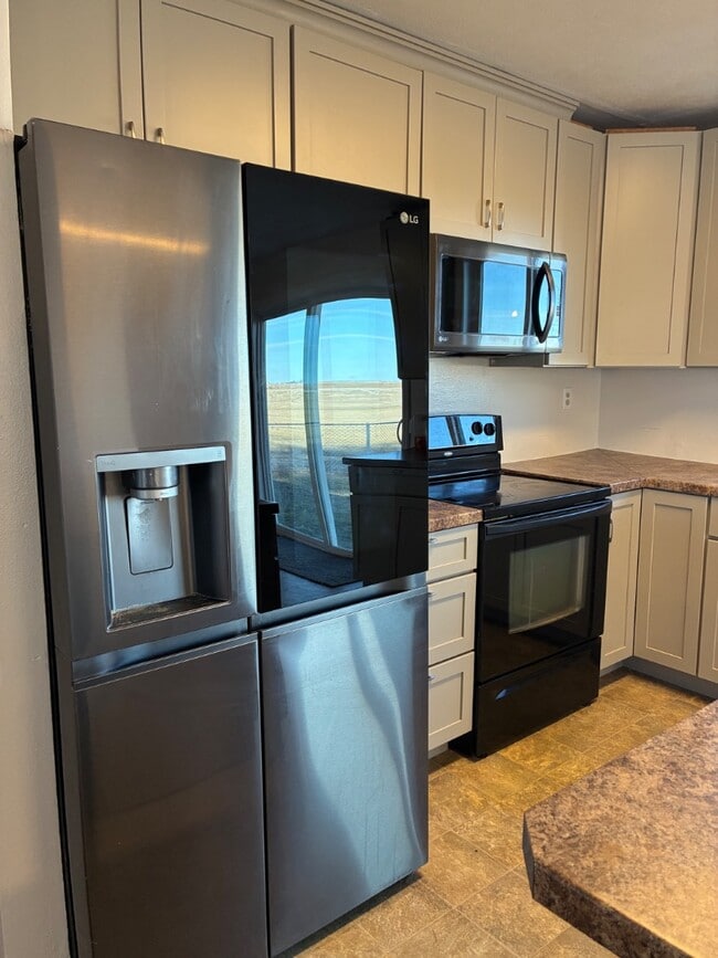 Building Photo - 2862 E 400 S