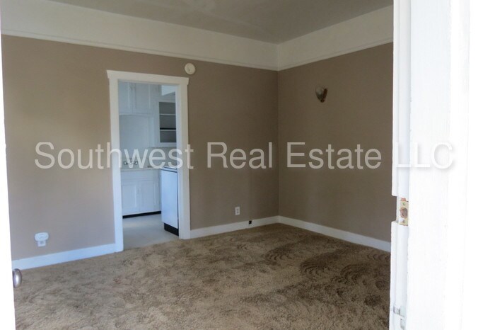 Primary Photo - 676 Ahsay St