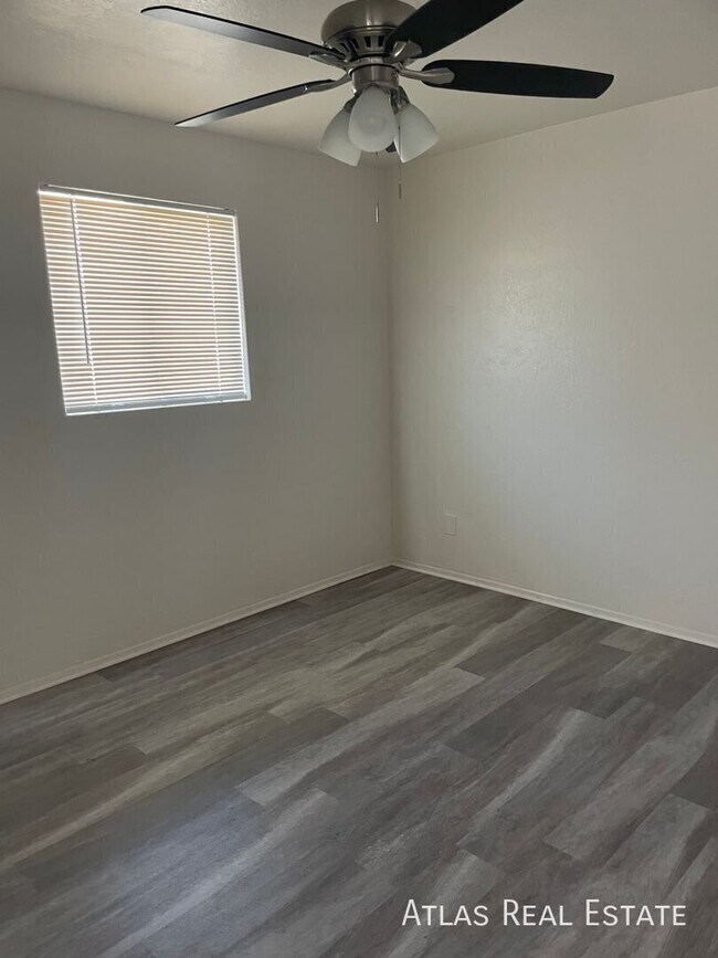 Foto del edificio - 2512 W Ocotillo Rd