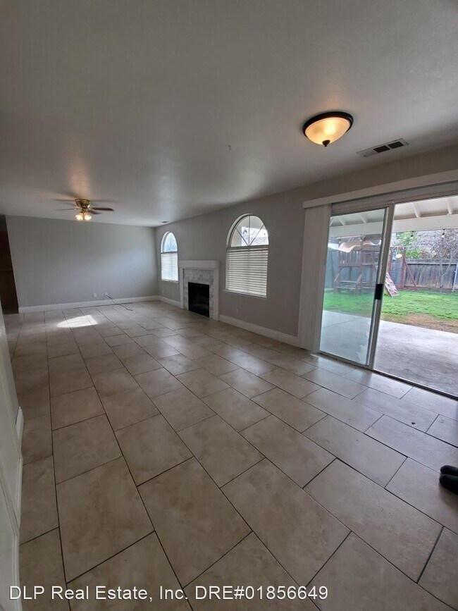 Foto del edificio - 4 br, 3 bath House - 949 Kathy Street