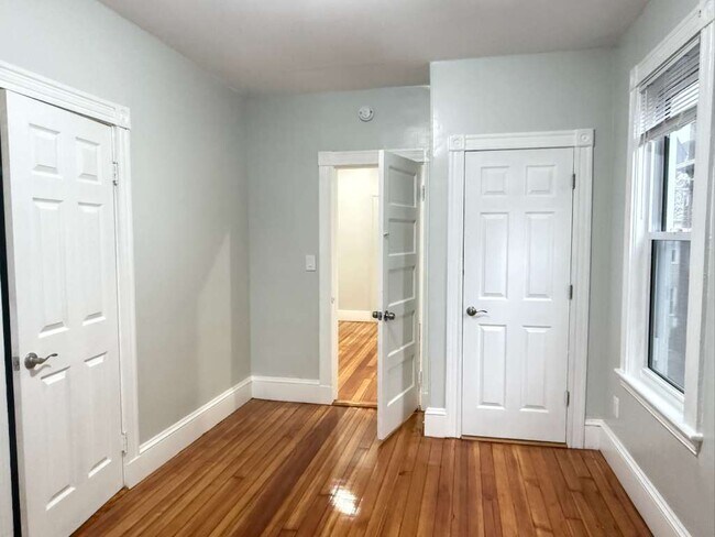 Foto del edificio - 25 Msgr Patrick J Lydon Way