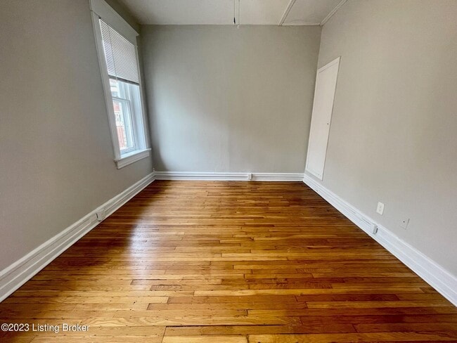 Building Photo - 409 W Gaulbert Ave