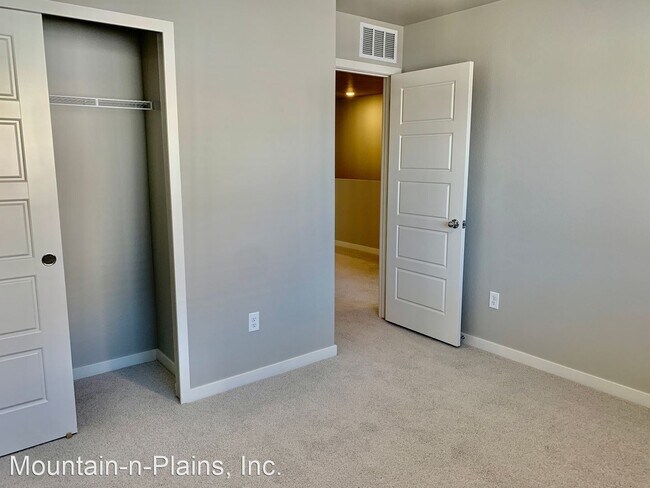 Building Photo - 3 br, 2.5 bath House - 265 Molinar Street