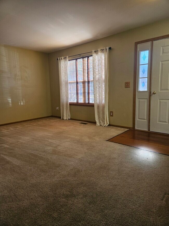 Building Photo - 61 W Auburndale Ave