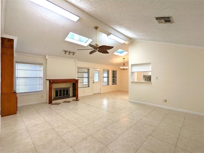 Building Photo - 3002 Frontier Dr