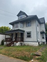 Building Photo - 588 Brown St