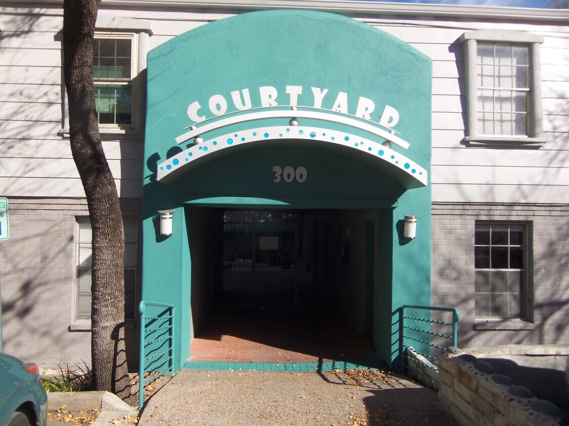 Foto principal - Courtyard Condo located between South 1st ...