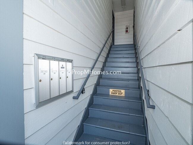 Photo - 5008 SE Woodward St Apartment