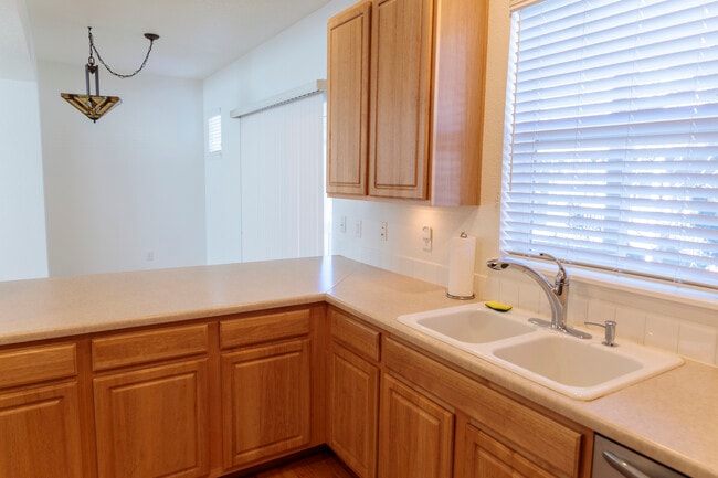 Piso principal Cocina - 2278 Watersong Cir