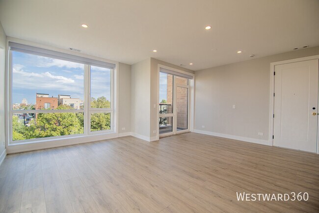 Building Photo - 2351 W Flournoy St