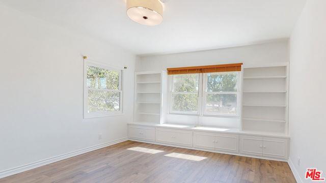 Building Photo - 9000 Elevado Ave