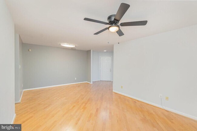 Building Photo - 1309 Sheridan Pl